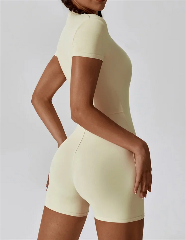 Translation missing: en.Fitted Yoga Bodysuit – Short Sleeve with Collar &amp; Half Zip. High-Stretch Comfort for Everyday Movement.  Available in 4 Colours