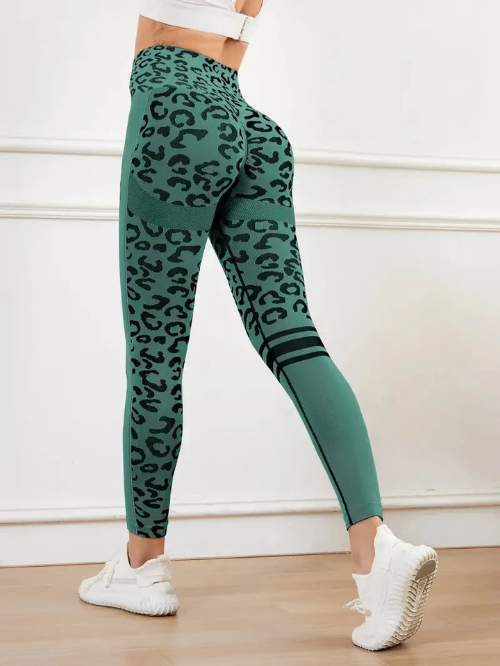 Translation missing: en.Seamless Leopard Yoga Leggings – High-Waist Support with Sculpting Comfort.  Available in 4 Leopard Print Colours