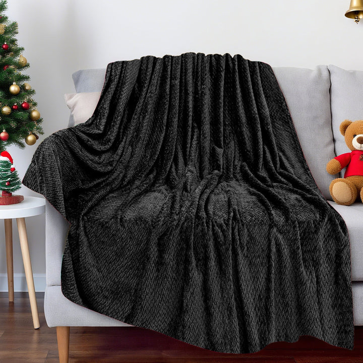 Translation missing: en.Christmas Solid Color Blanket, 59x39" Soft Warm Throw Blanket, Light-weight Plush Throw Blanket for Bed Sofa Camping Airplane Holiday Black