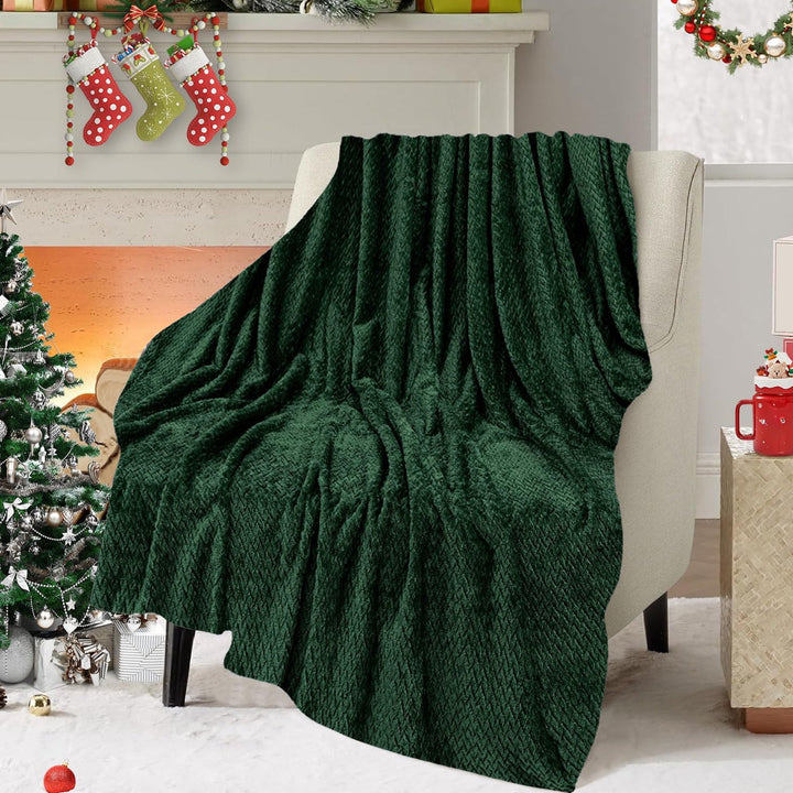 Translation missing: en.Christmas Solid Color Blanket, 59x39" Soft Warm Throw Blanket, Light-weight Plush Throw Blanket for Bed Sofa Camping Airplane Holiday Green