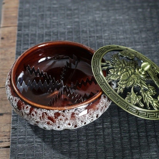Translation missing: en.Glaze-transmutation ceramic incense burner with retro copper lid, fireproof mat, and incense coil holder. Suitable for various incense types, ideal for creative home decor and festive gifting.(Kiln turns red）