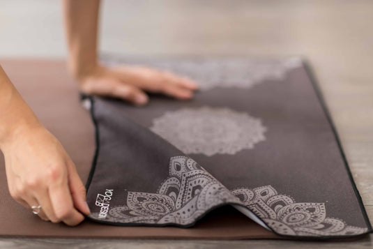 Translation missing: en.Yoga Design Lab Hand Yoga Towel Mandala Black