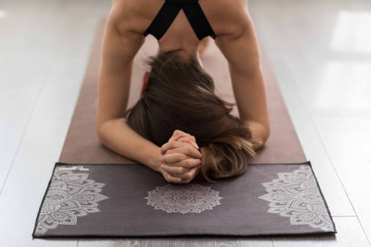 Translation missing: en.Yoga Design Lab Hand Yoga Towel Mandala Black