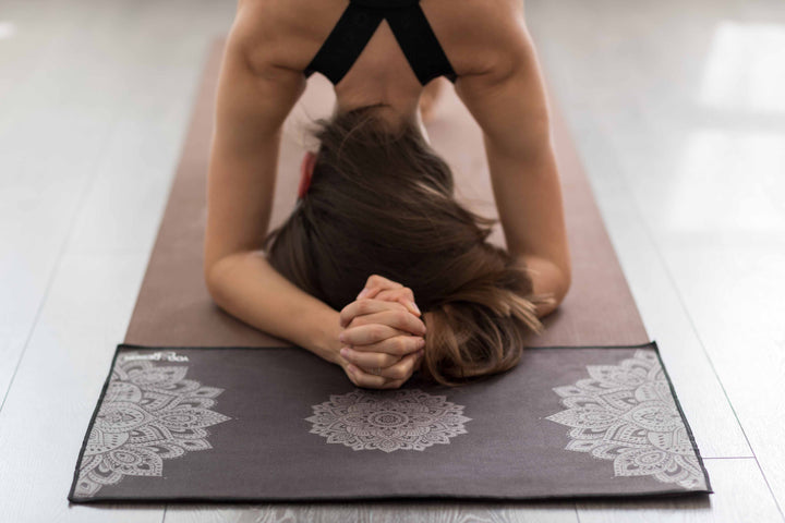 Translation missing: en.Yoga Design Lab Hand Yoga Towel Mandala Black