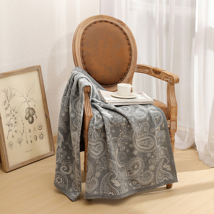 Translation missing: en.Grey Luxurious Paisley Jacquard Throw Blanket - Soft Wool Blend with Tassels, 120x150cm, Lightweight Sofa &amp; Nap Blanket