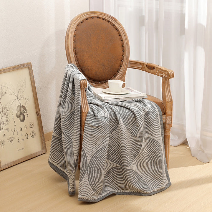 Translation missing: en.Grey Luxurious Paisley Jacquard Throw Blanket - Soft Wool Blend with Tassels, 120x150cm, Lightweight Sofa &amp; Nap Blanket
