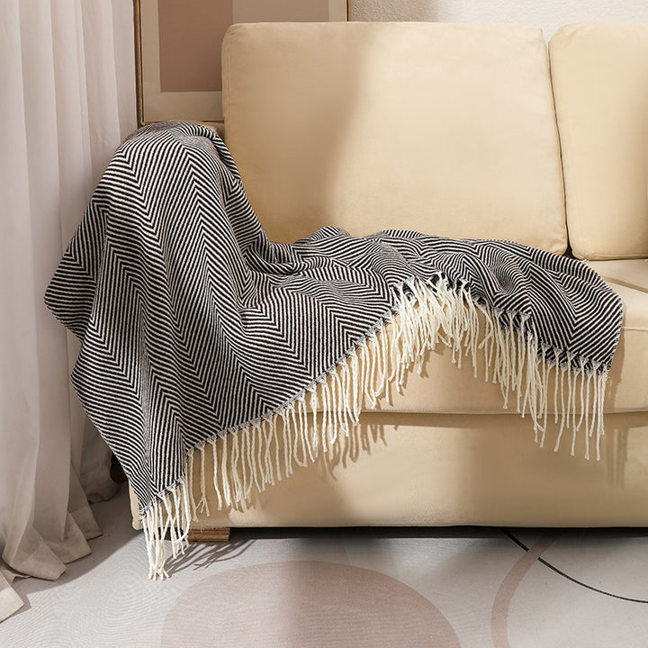 Translation missing: en.Black Elegant Herringbone Tassel Throw Blanket - Large Acrylic Faux Cashmere Soft Cozy Blanket for Sofa, Bed &amp; Decor (130x240cm)