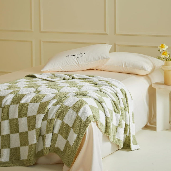 Translation missing: en.Khaki and White Premium Knitted Checkerboard Throw Blanket(130 x 150 CM) - Soft Half-Velvet Fleece Nap Blanket, Couch Throw &amp; Office Decorative Wrap