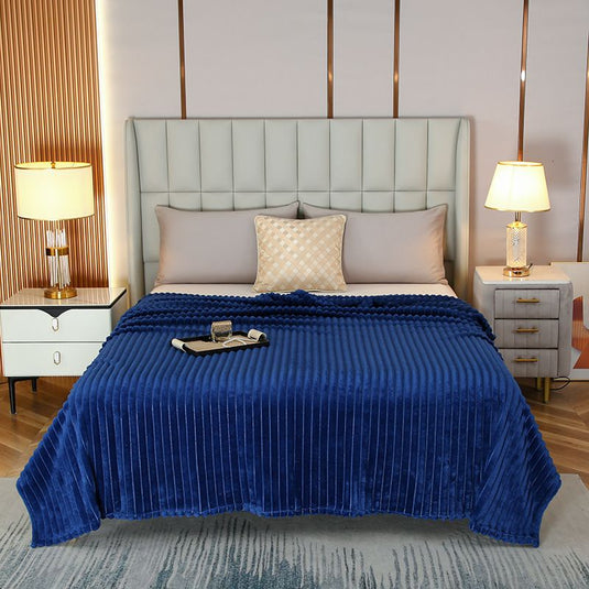 Translation missing: en.100*150cm Blue Solid Colour Flannel Throw Blanket - Thick Double-Sided Fleece with Ribbed Texture - Soft throw blanket&amp; Lightweight for Sofa, Bed, Office Nap, Air-Conditioned Rooms - Durable, Machine Washable, Non-Shedding