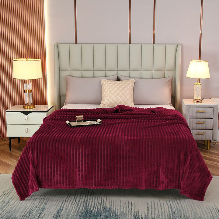 Translation missing: en.100*150cm Red Solid Colour Flannel Throw Blanket - Thick Double-Sided Fleece with Ribbed Texture - Soft throw blanket&amp; Lightweight for Sofa, Bed, Office Nap, Air-Conditioned Rooms - Durable, Machine Washable, Non-Shedding