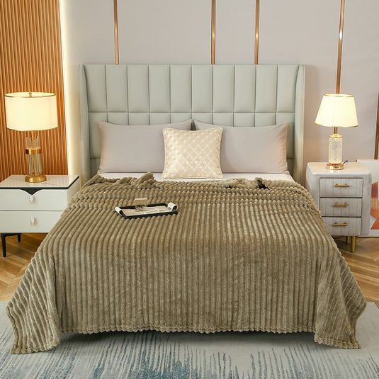 Translation missing: en.200*230cm Light Coffee Solid Colour Flannel Throw Blanket - Thick Double-Sided Fleece with Ribbed Texture - Soft throw blanket&amp; Lightweight for Sofa, Bed, Office Nap, Air-Conditioned Rooms - Durable, Machine Washable, Non-Shedding